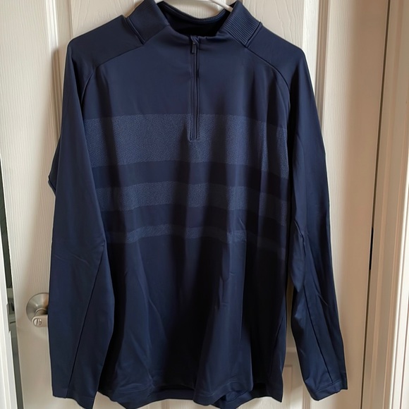 Nike Other - Nike Men’s Dri-Fit 1/2 zip size L. Subtle stripe.